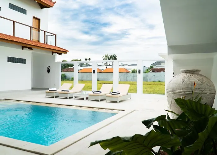 Amil Seminyak